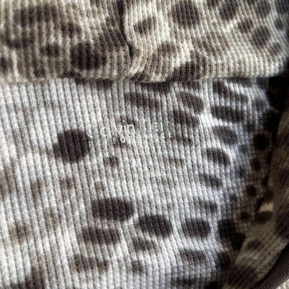 Calvin Klein Performance Pullover Womens Medium Brown Animal Print Hooded Top - Picture 2 of 9